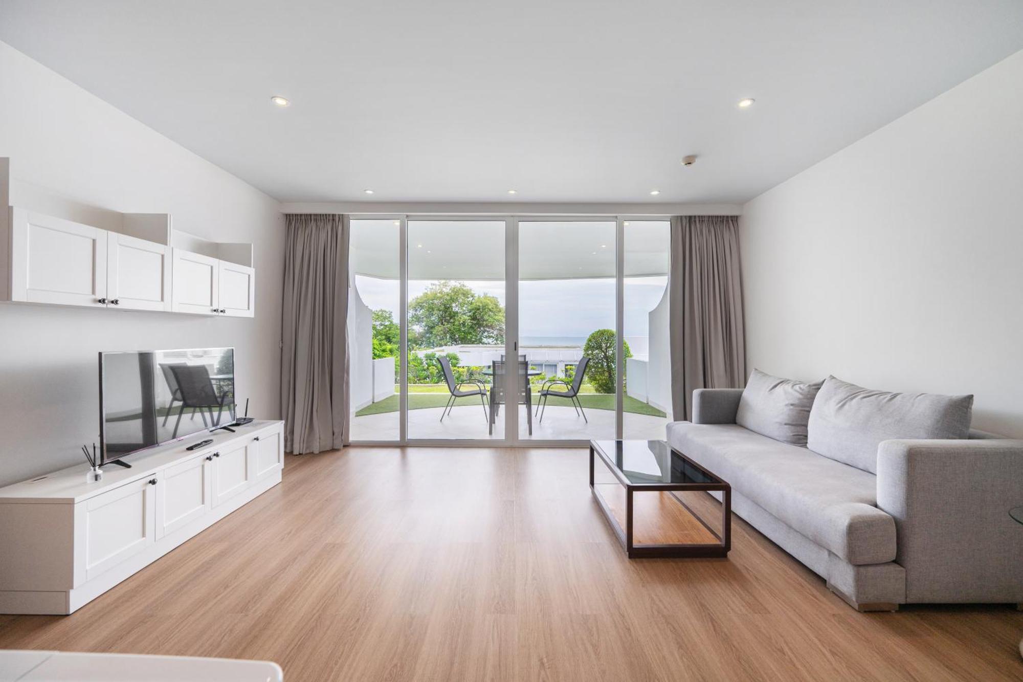 Pure Sunset Beach - Ocean View Room, Pattaya Na Chom Thian Exterior photo